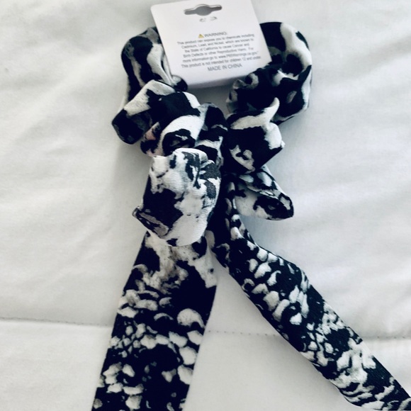 Leopard snakeskin print hair tie - Picture 4 of 6